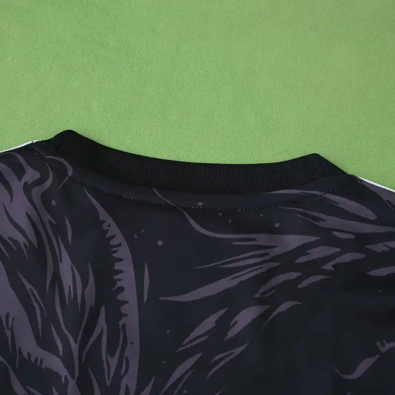 Real Madrid CF Dragón Negro & Morado – Jersey Edición Especial Frenzy