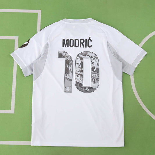 Temporada 25/26 Real Madrid CF Modrić Leyenda Frenzy Edición